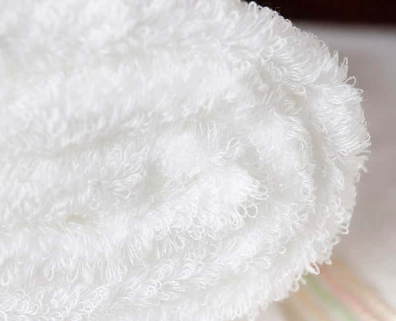 縁シリーズのタオルを丸めた側面写真